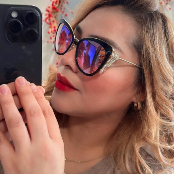 ONE DAY SALE✨

MARC JACOBS cat eye acetate sunglasses ✨ - Picture 14 of 16